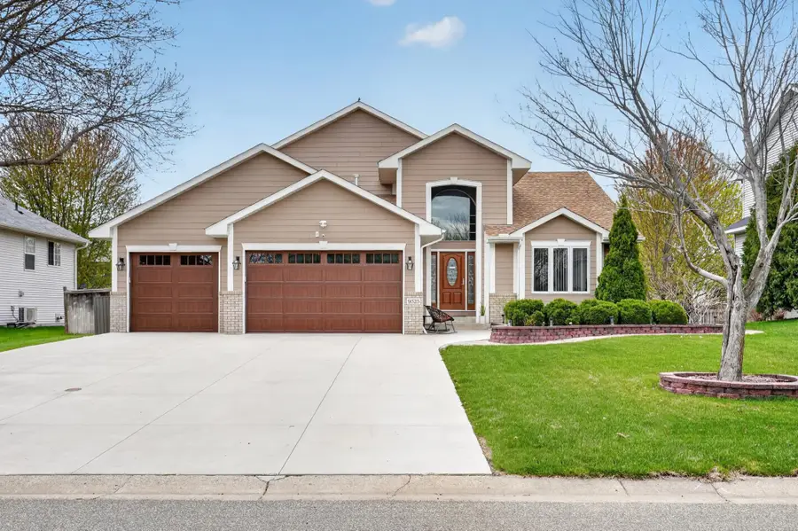 9325 Austrian Pine Avenue N, Brooklyn Park, MN 55443 - #3