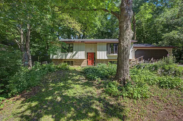 760 Ponderosa Drive, Chanhassen, MN 55317