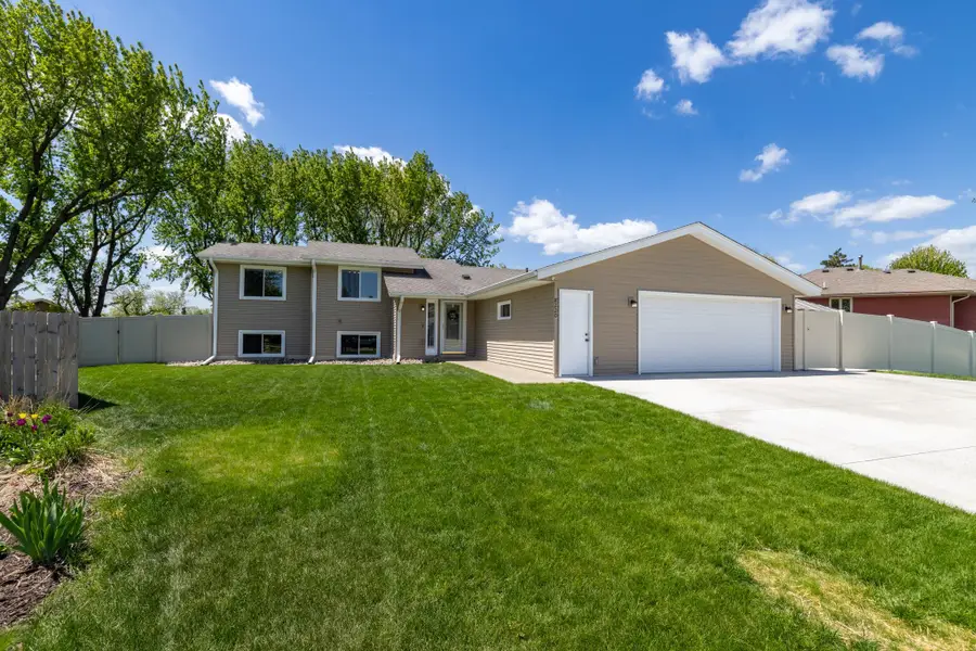 8220 208th Street W, Lakeville, MN 55044 - #2