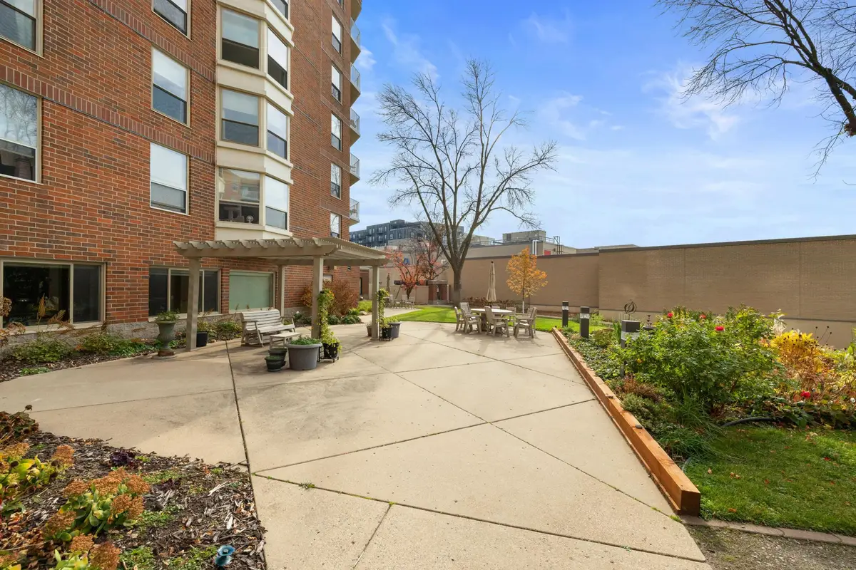 1425 W 28th Street W #218, Minneapolis, MN 55408 - #1