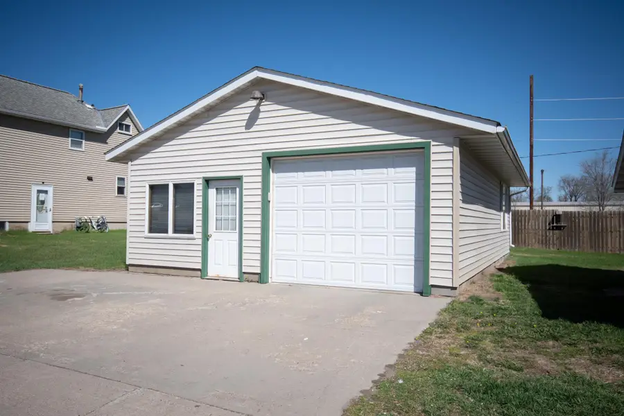 402 2nd Street S, Sauk Centre, MN 56378 - #2