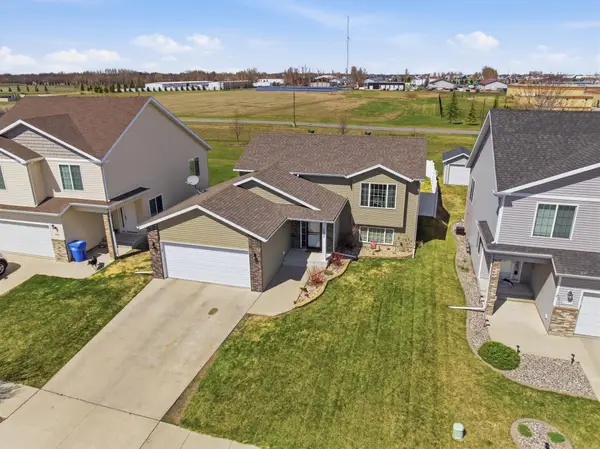6089 55th Avenue S, Fargo, ND 58104
