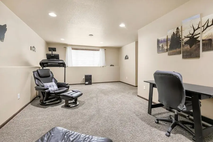 6089 55th Avenue S, Fargo, ND 58104 - #3