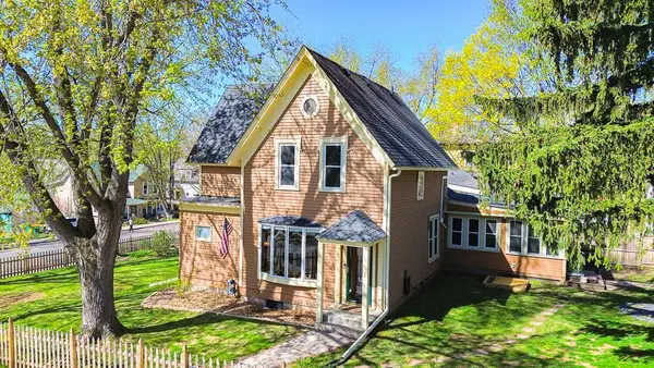 906 4th Street N, Stillwater, MN 55082