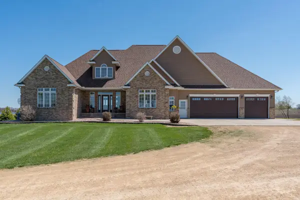 22643 Oriole Circle, Madison Lake, MN 56063