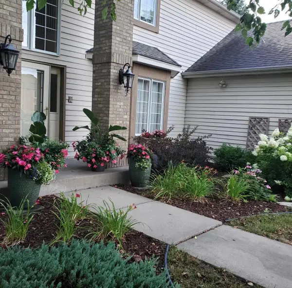 8923 Highland Bay, Woodbury, MN 55125