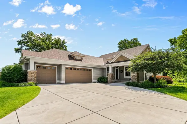 15 Hawthorne Court, North Oaks, MN 55127