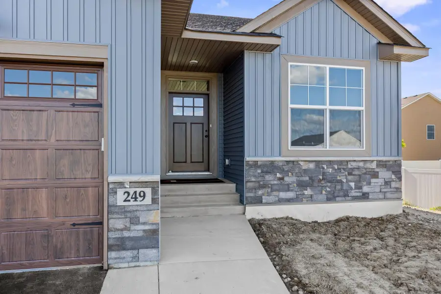 249 3rd Street Sw, Delano, MN 55328 - #2