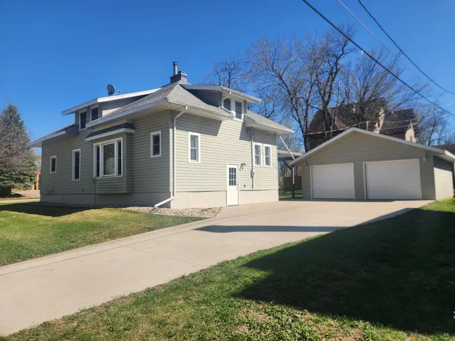 304 2nd Avenue Se, Pipestone, MN 56164 - #3