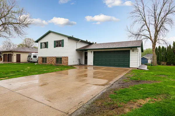 3 Saint Marks Bay, Faribault, MN 55021