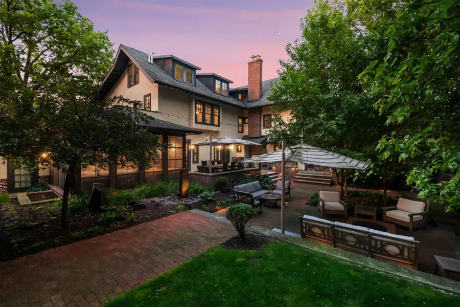 2204 W Lake Of The Isles Parkway, Minneapolis, MN 55405 - #2