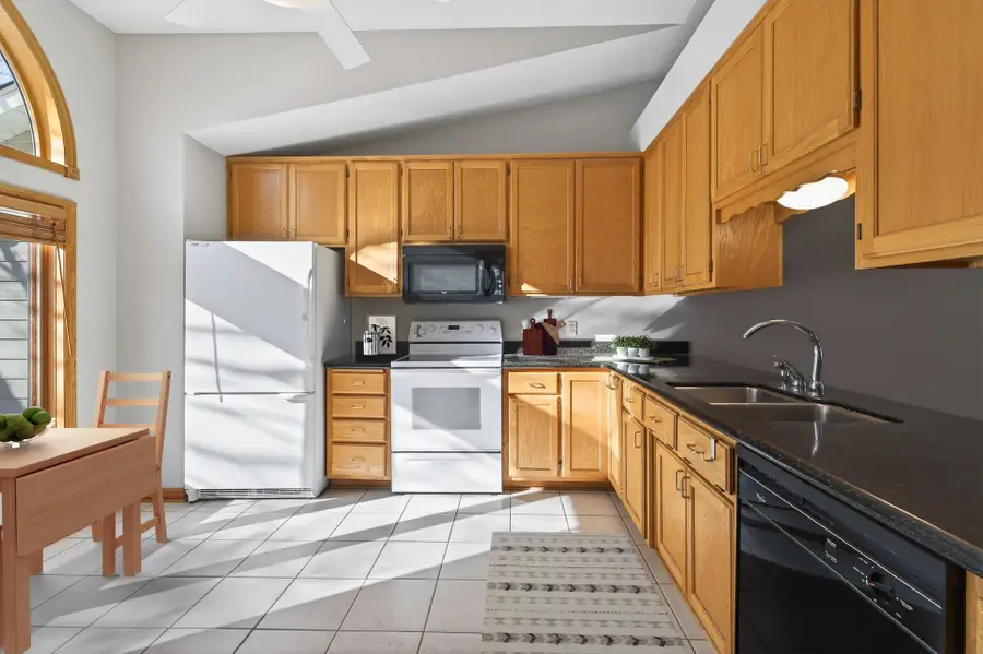 801 Southcross Drive E, Burnsville, MN 55306 - #2