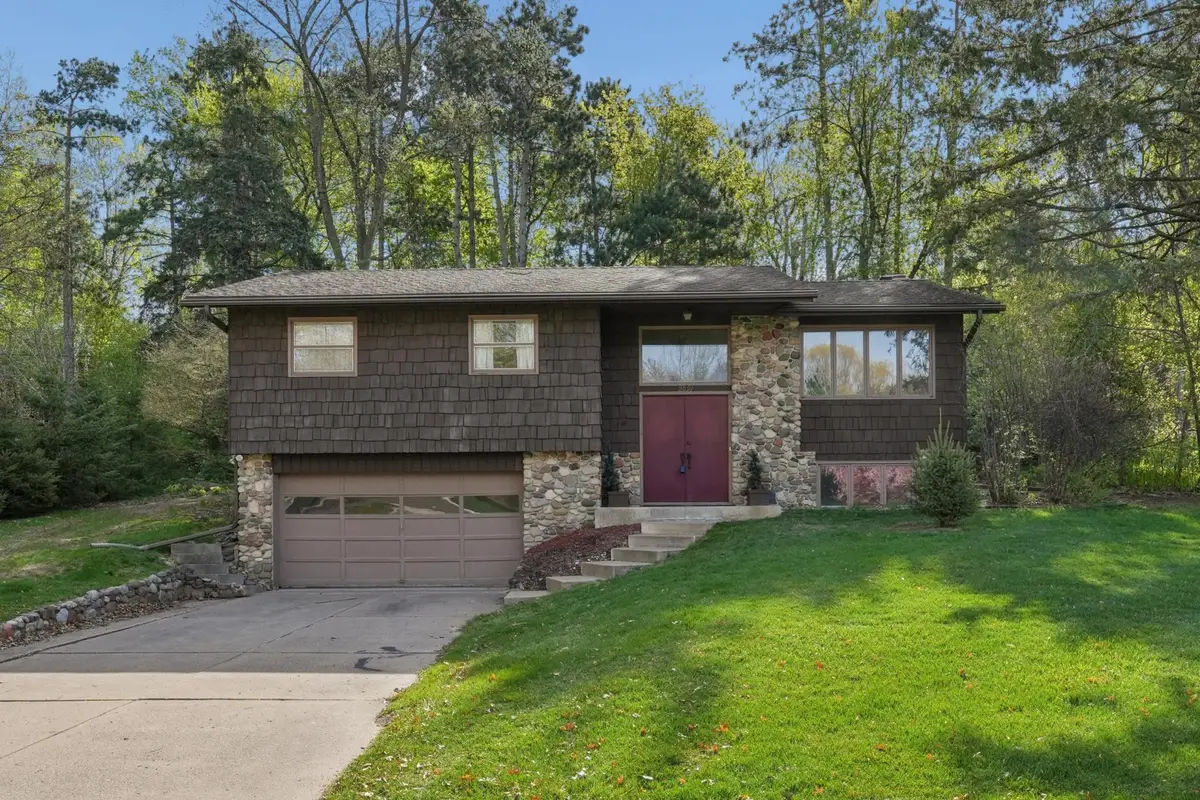 2891 Legion Avenue N, Lake Elmo, MN 55042 - #1
