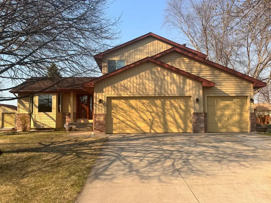 9161 N Kentucky Avenue N, Brooklyn Park, MN 55445 - #2