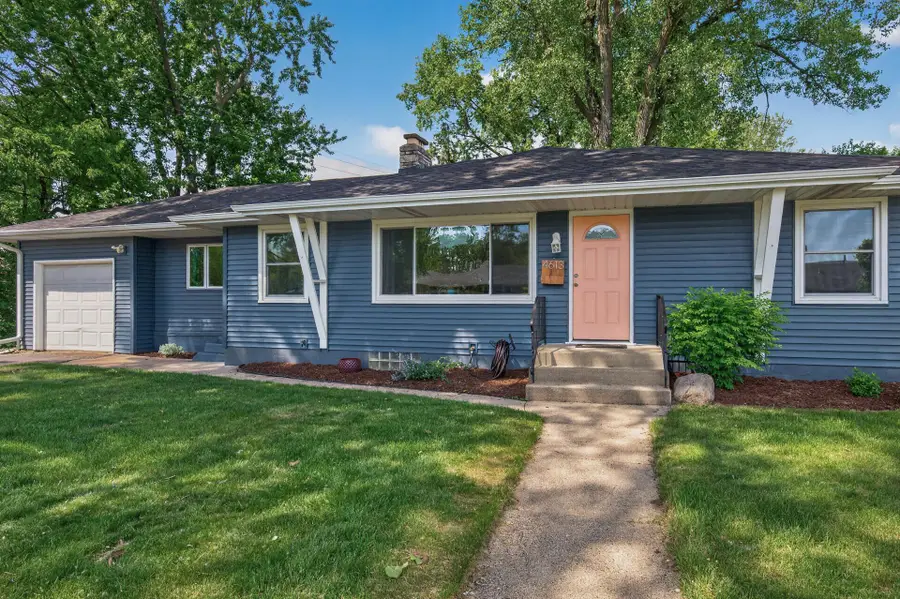 4613 Indiana Avenue N, Robbinsdale, MN 55422 - #2