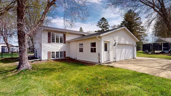 101 9th Avenue Ne, Dodge Center, MN 55927