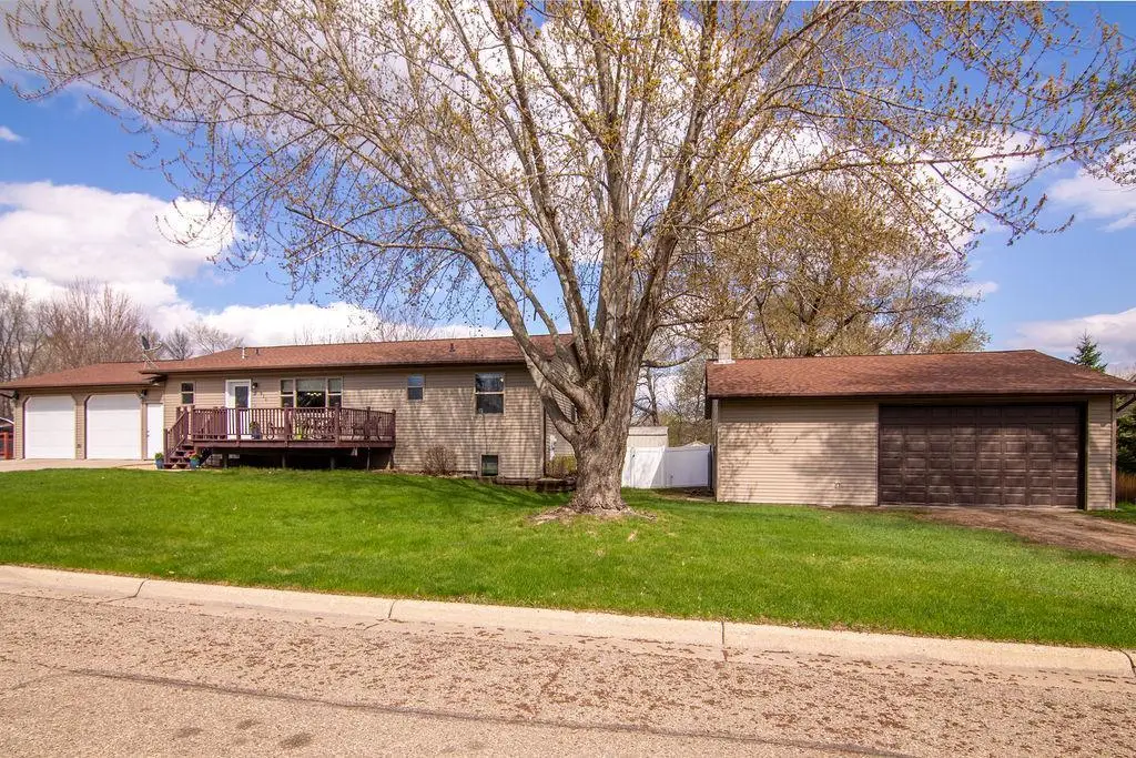 811 Roosevelt Street, Alexandria, MN 56308 - #1