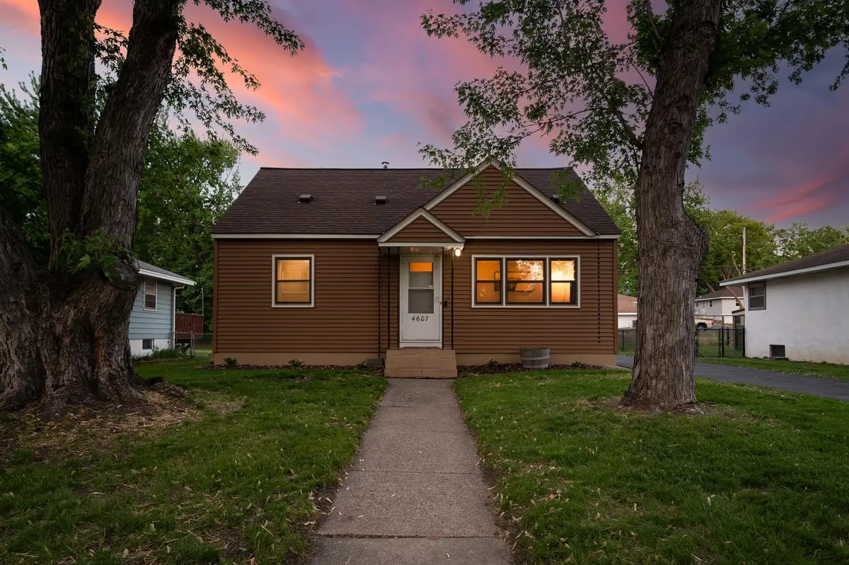 4607 Washington Street Ne, Columbia Heights, MN 55421 - #1