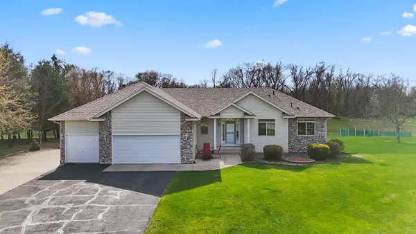 23352 Isanti Street Ne, Bethel, MN 55005