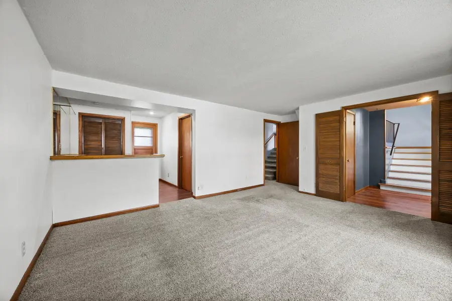 961 Oakwood Drive, New Brighton, MN 55112 - #3