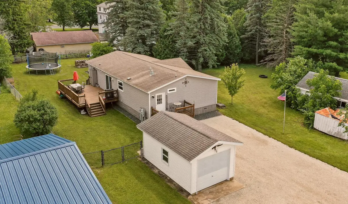 405 N Pleasant Avenue, Spring Valley, MN 55975 - #1
