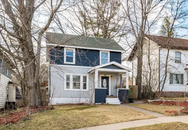 1515 N 9th Avenue E, Duluth, MN 55805