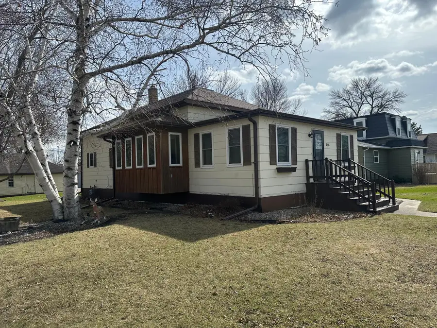 318 2nd Street Se, Hallock, MN 56728 - #2