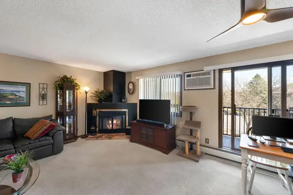 7601 W 101st Street #302, Bloomington, MN 55438