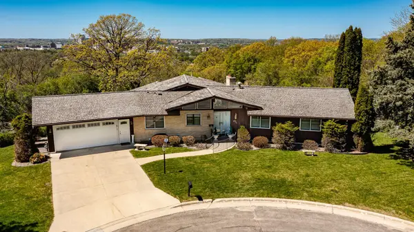1607 Wilshire Court Ne, Rochester, MN 55906