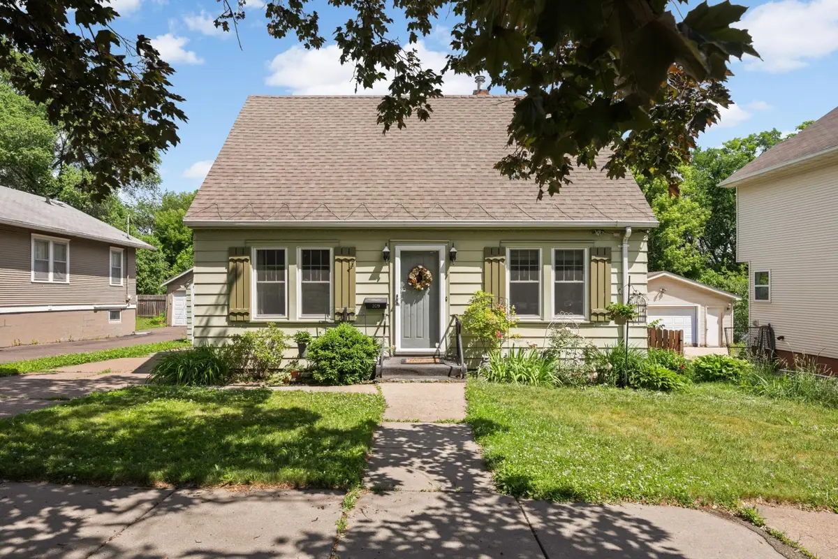 209 Robie Street W, Saint Paul, MN 55107 - #1