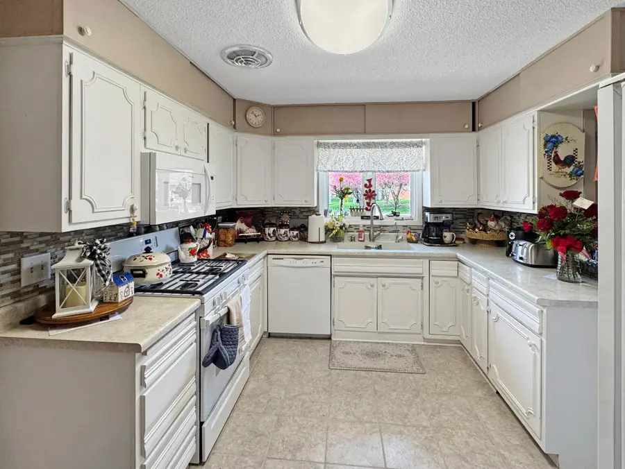 3207 Redwood Avenue, Slayton, MN 56172 - #2