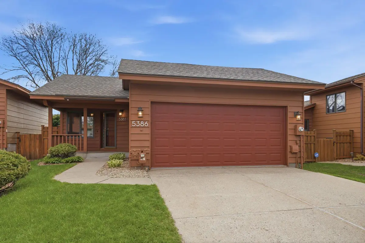 5386 Emerald Way, Apple Valley, MN 55124 - #1