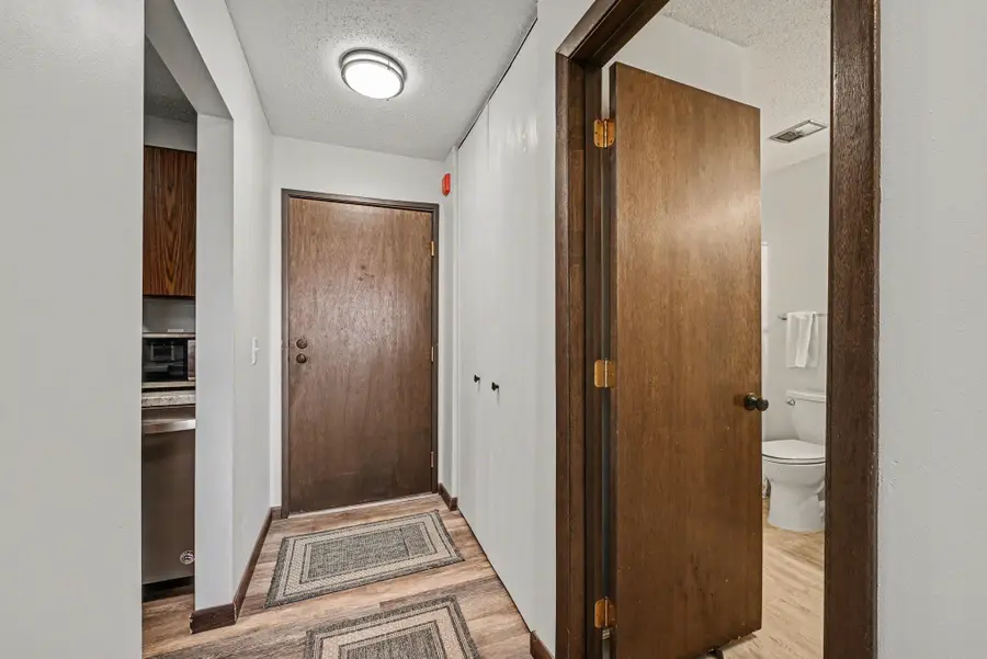1304 W Medicine Lake Drive #221, Plymouth, MN 55441 - #3