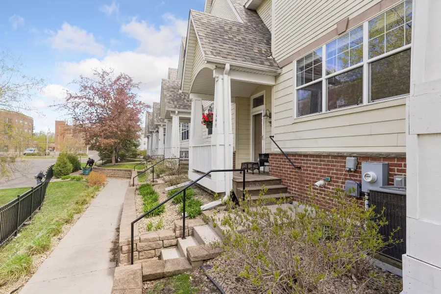 1649 Arona Street #6, Falcon Heights, MN 55108 - #2