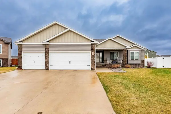 2409 Harbor Lane W, West Fargo, ND 58078
