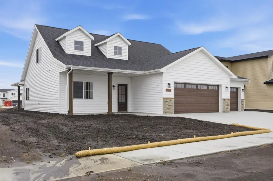 6284 85th Avenue S, Horace, ND 58047 - #2