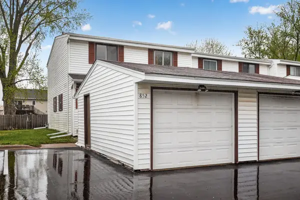 852 Woodgate Drive #216, Vadnais Heights, MN 55127