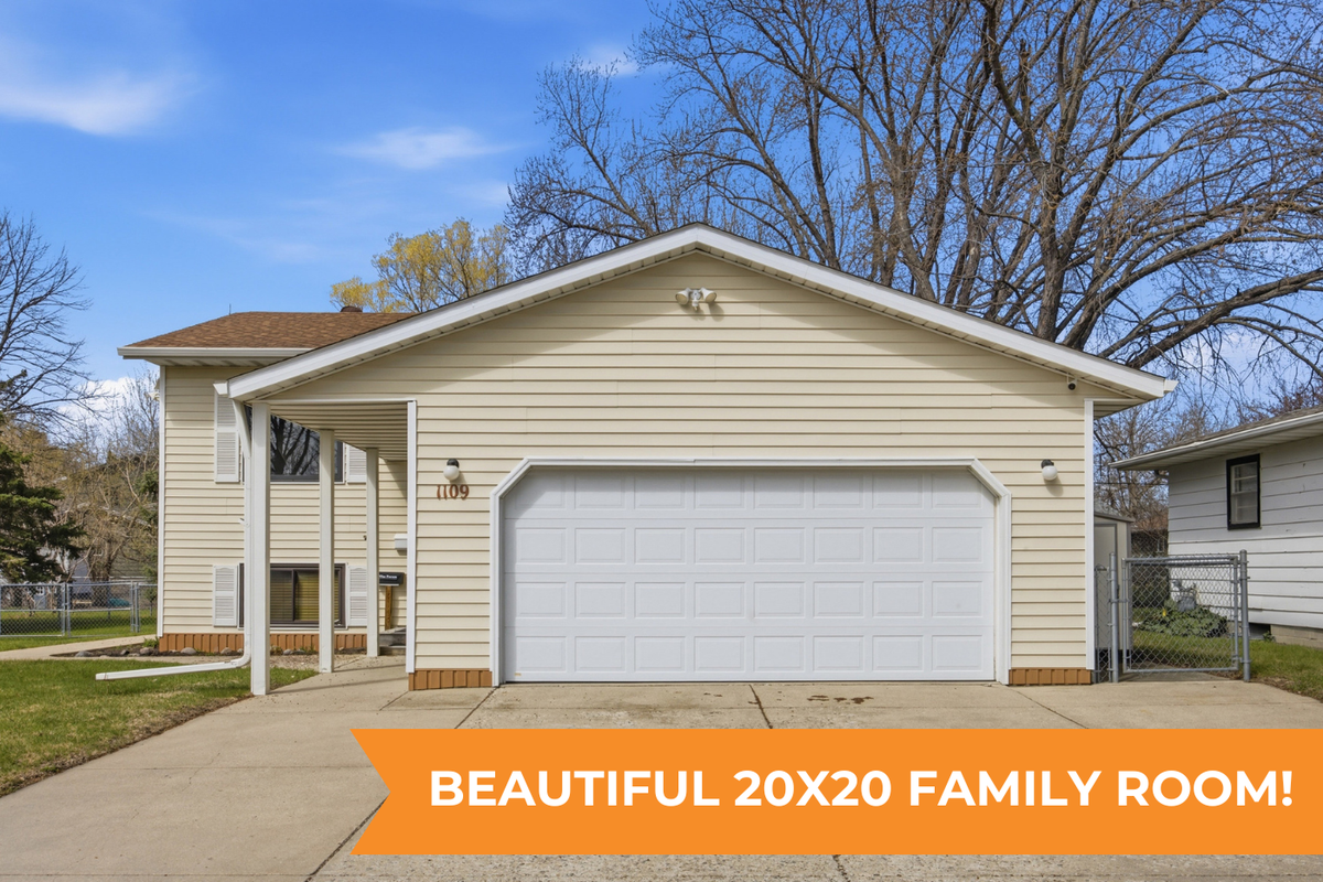 1109 9th Street N, Moorhead, MN 56560 - #1