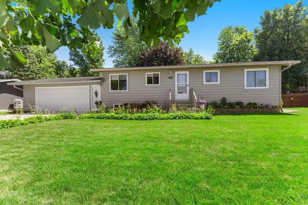 835 Harrington Street Sw, Hutchinson, MN 55350