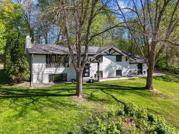 17046 Chiltern Hills Road, Minnetonka, MN 55345