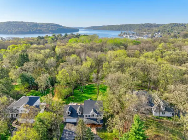 15 Baillon Lane, Saint Mary's Point, MN 55043