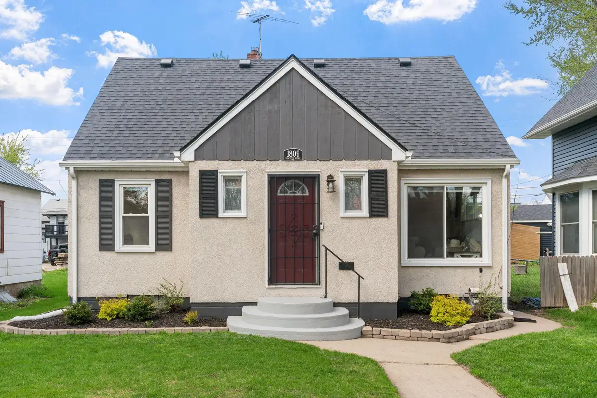 1809 Hyacinth Avenue E, Saint Paul, MN 55119 - #1