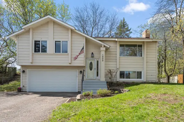 1805 E 115th Street, Burnsville, MN 55337
