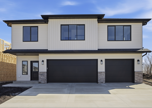 973 61st Avenue W, West Fargo, ND 58078