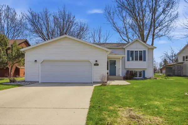 2400 Fairway Drive, Moorhead, MN 56560