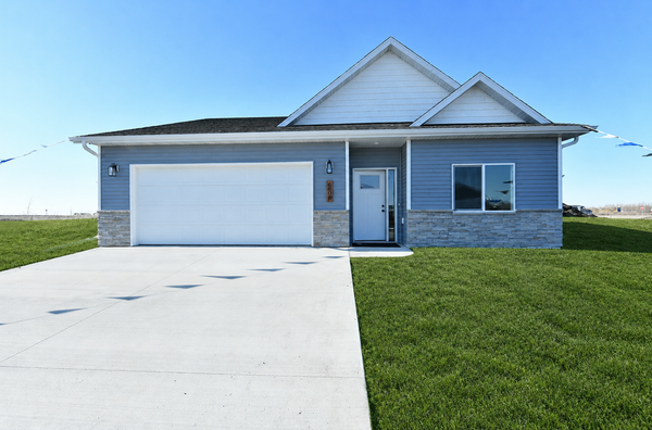6808 Deer Creek Parkway S, Fargo, ND 58104