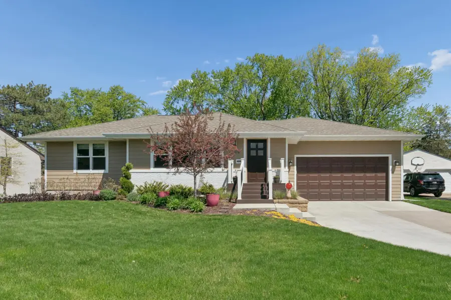 2505 W Armour Terrace, Saint Anthony, MN 55418 - #2