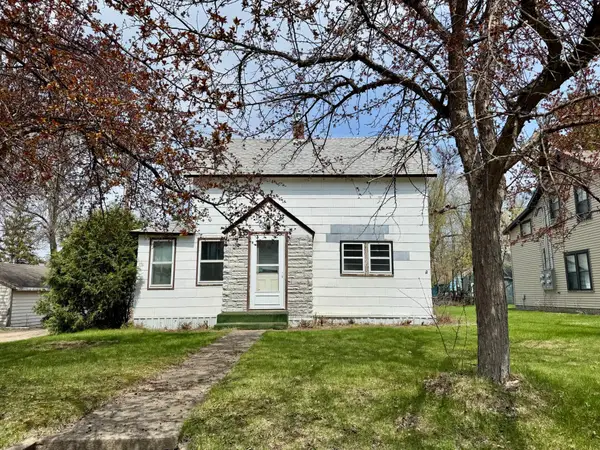 915 6th Avenue E, Alexandria, MN 56308