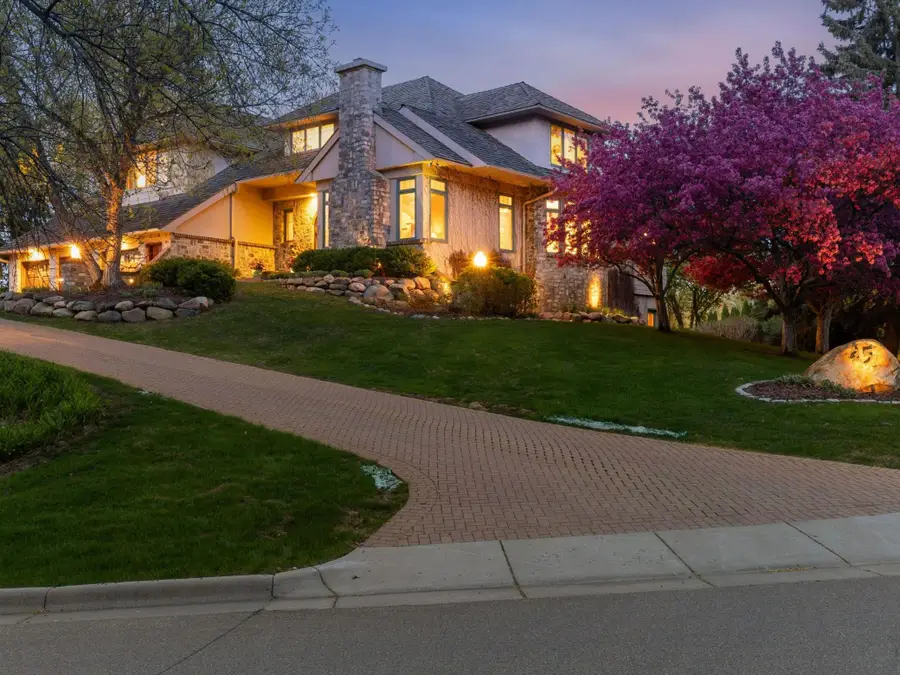 25 Bello Drive, Edina, MN 55439 - #2