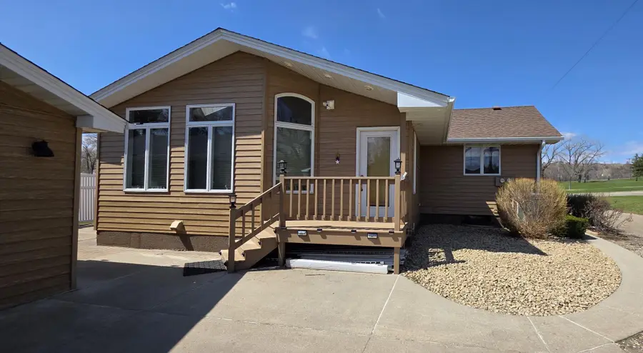 414 8th Avenue Nw, Valley City, ND 58072 - #2